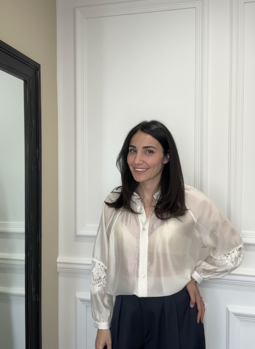 EIKI- Blusa Bianca con Pizzo